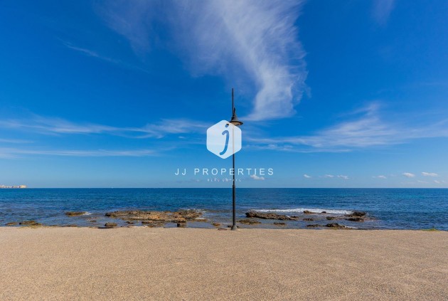 Resale - Apartment / flat -
Torrevieja - Punta prima
