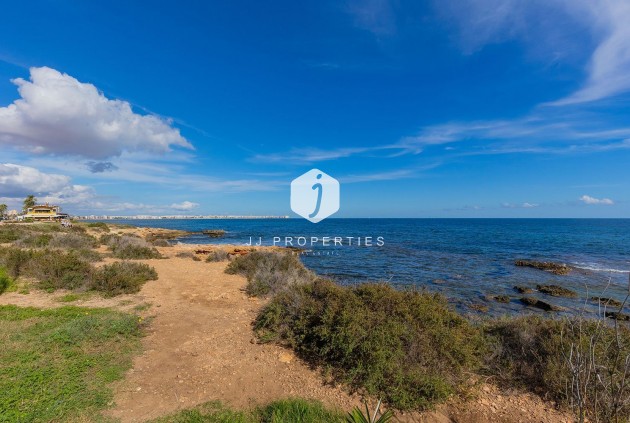Resale - Apartment / flat -
Torrevieja - Punta prima