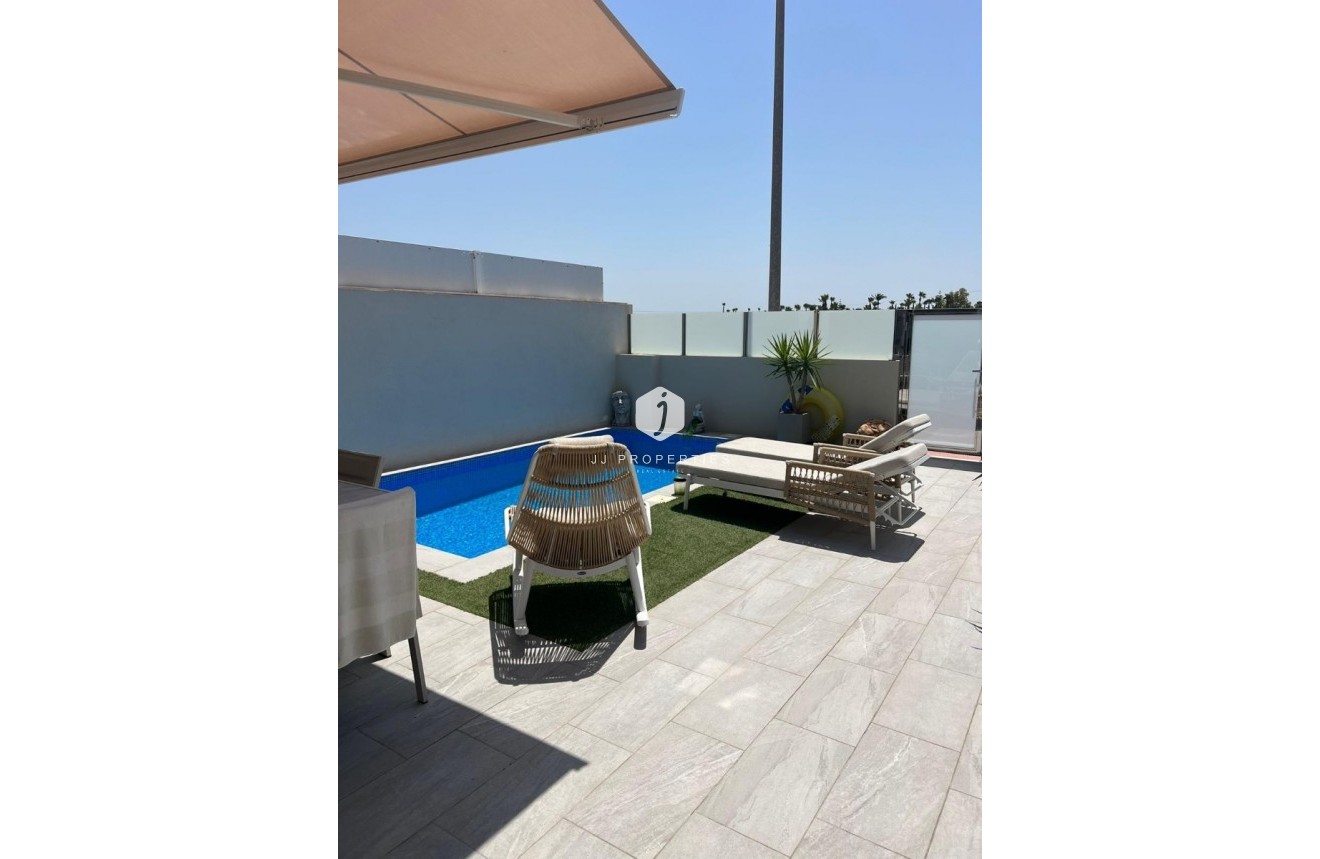 Resale - Villa -
Daya Vieja - Costa Blanca