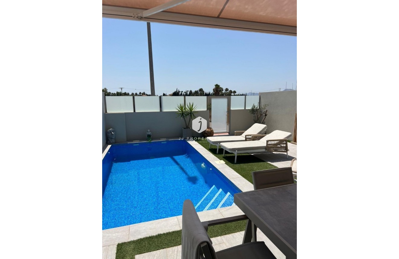 Resale - Villa -
Daya Vieja - Costa Blanca
