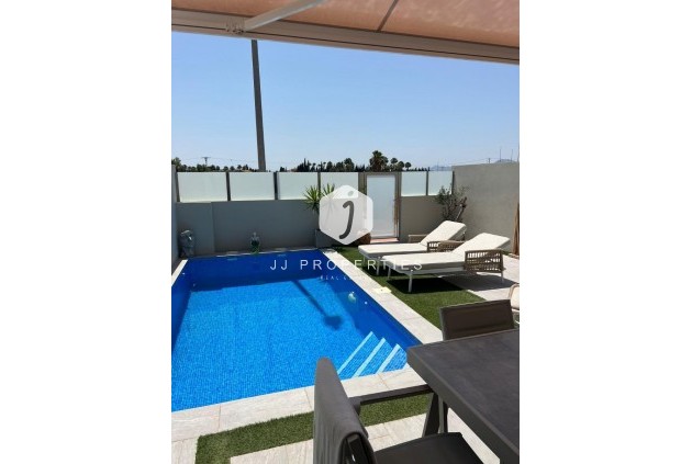 Resale - Villa -
Daya Vieja - Costa Blanca