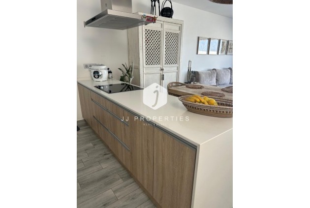 Resale - Villa -
Daya Vieja - Costa Blanca