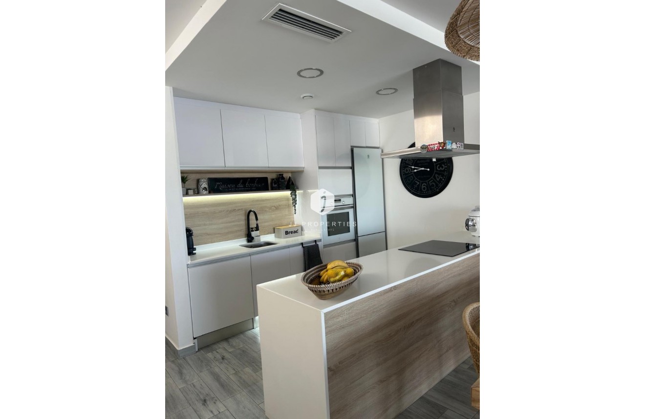 Resale - Villa -
Daya Vieja - Costa Blanca