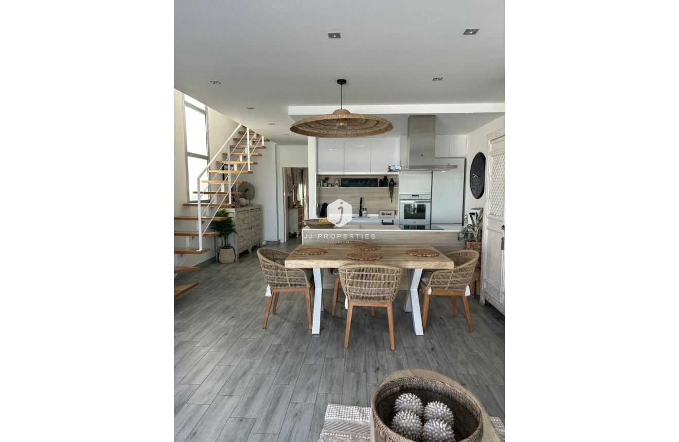 Resale - Villa -
Daya Vieja - Costa Blanca