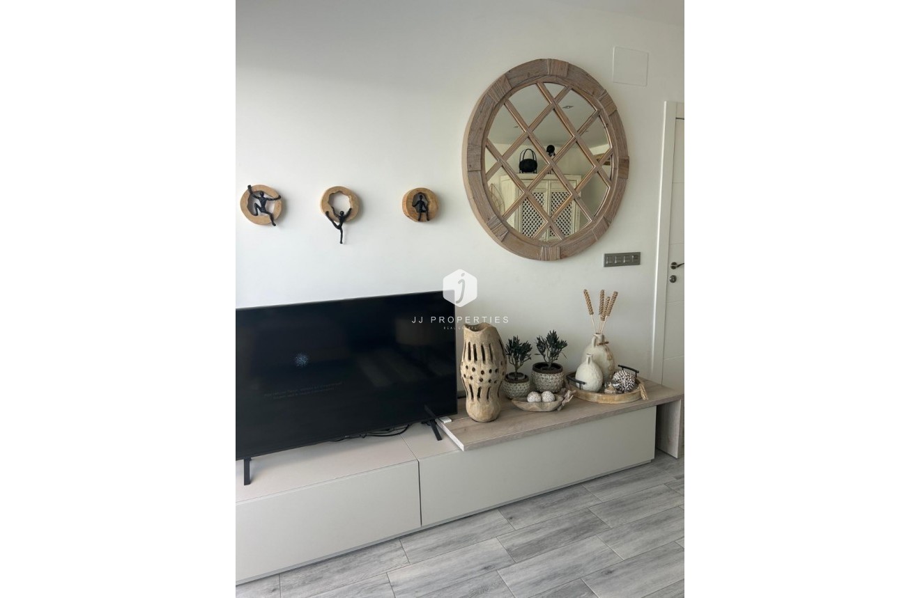 Resale - Villa -
Daya Vieja - Costa Blanca