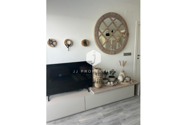 Resale - Villa -
Daya Vieja - Costa Blanca