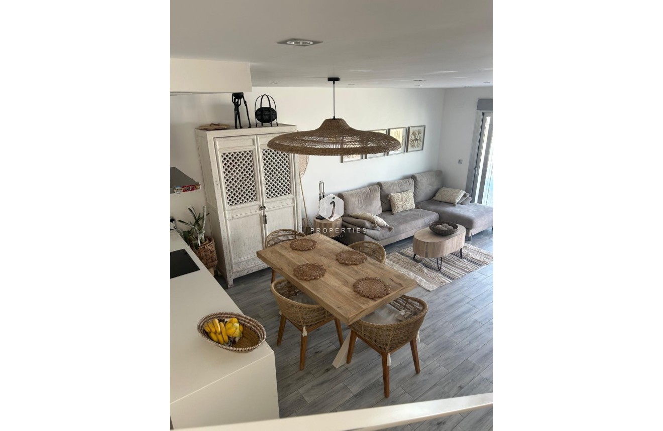 Resale - Villa -
Daya Vieja - Costa Blanca