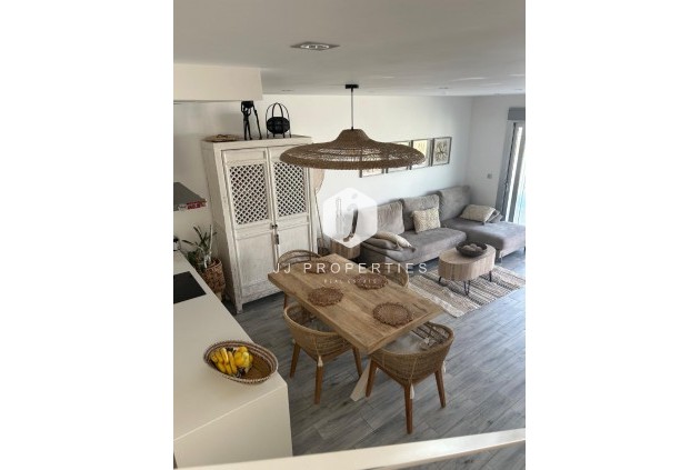 Resale - Villa -
Daya Vieja - Costa Blanca