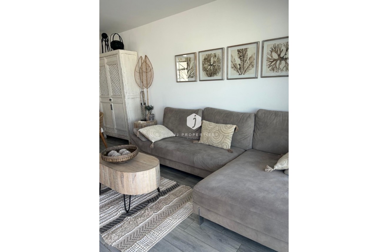 Resale - Villa -
Daya Vieja - Costa Blanca