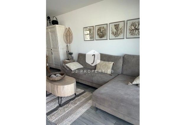 Resale - Villa -
Daya Vieja - Costa Blanca