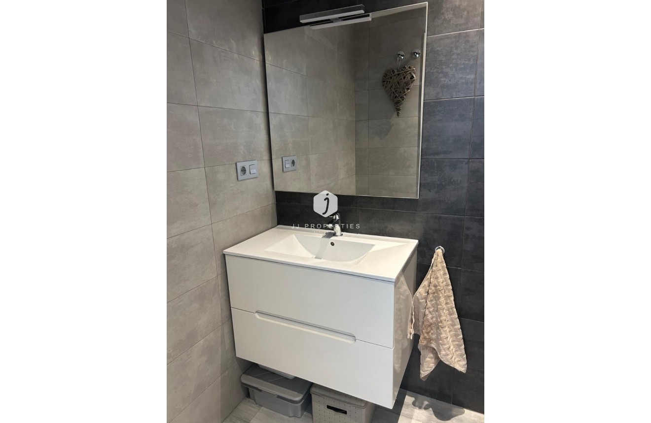 Resale - Villa -
Daya Vieja - Costa Blanca