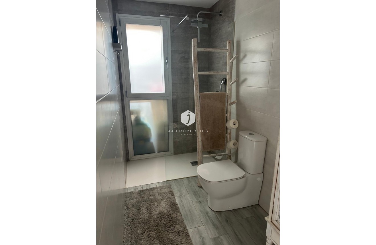 Resale - Villa -
Daya Vieja - Costa Blanca