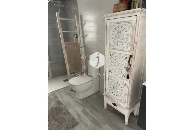 Resale - Villa -
Daya Vieja - Costa Blanca