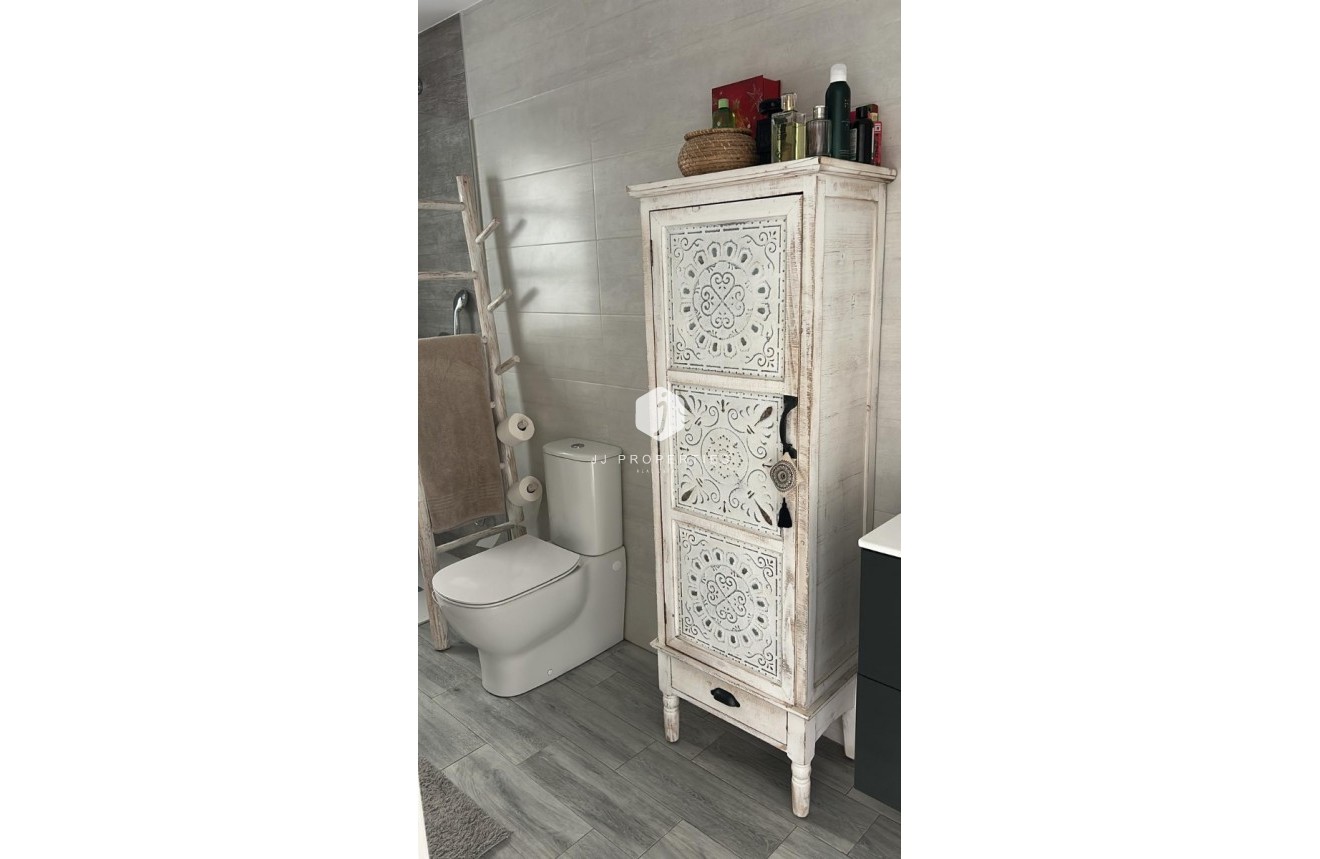 Resale - Villa -
Daya Vieja - Costa Blanca