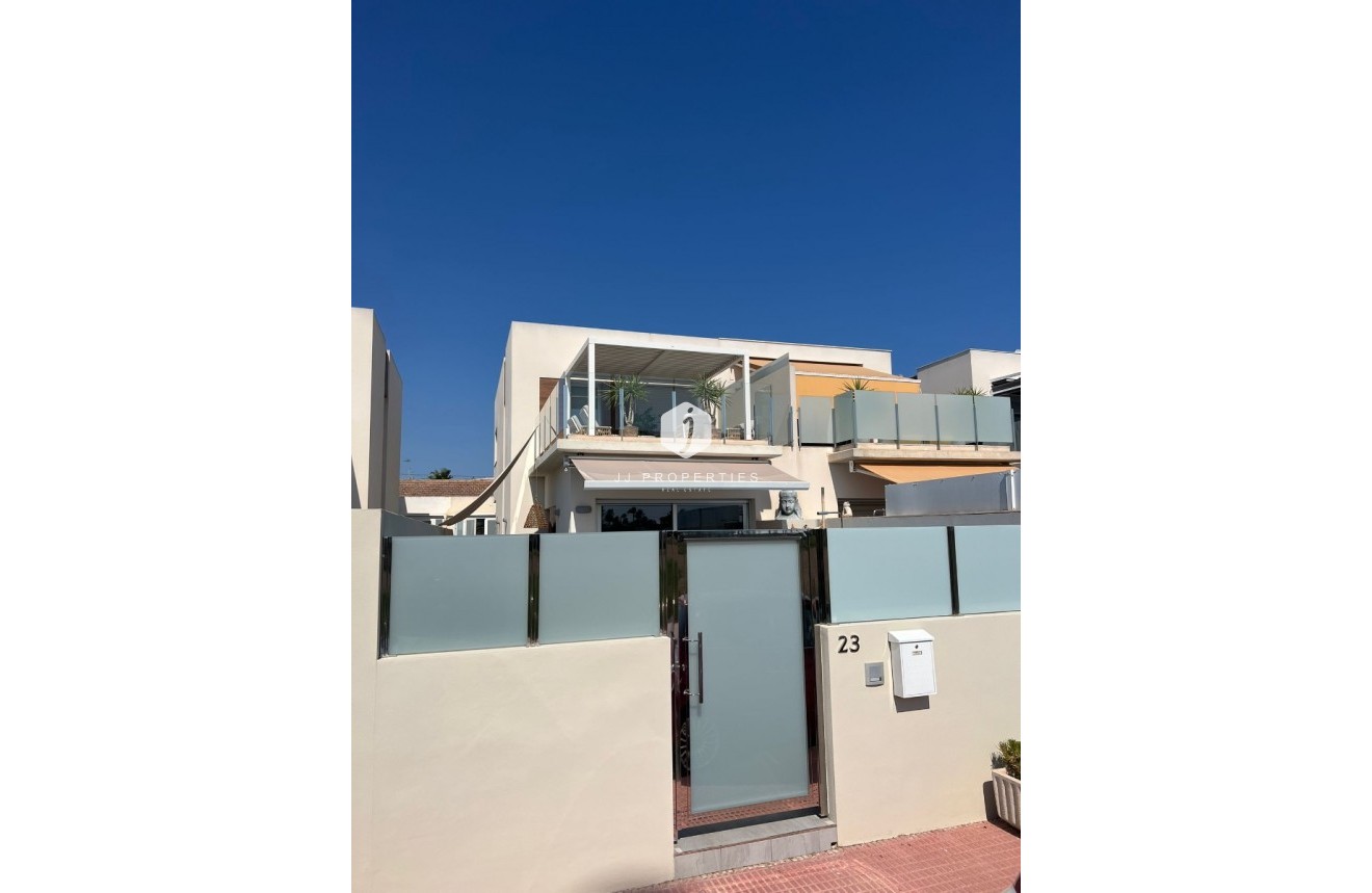 Resale - Villa -
Daya Vieja - Costa Blanca