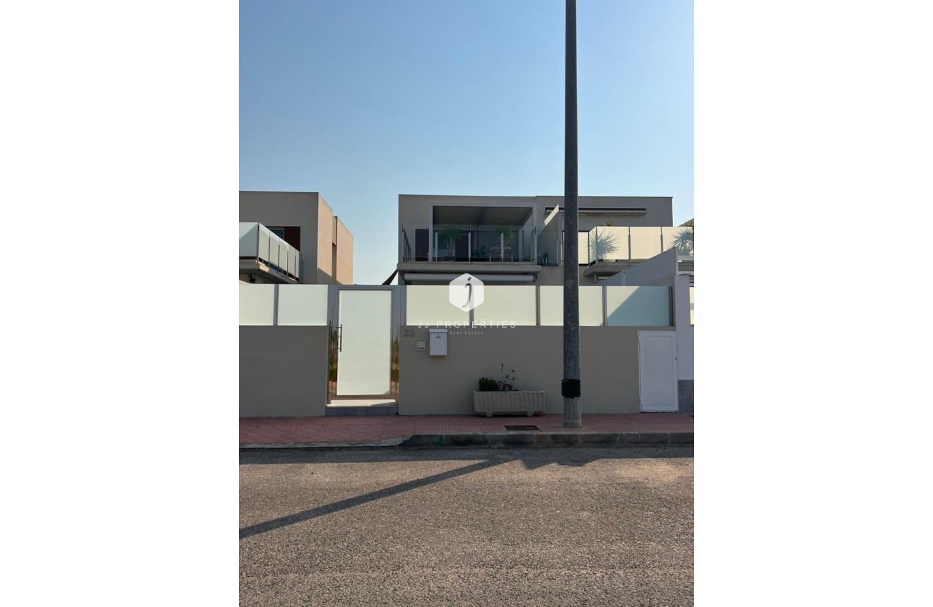 Resale - Villa -
Daya Vieja - Costa Blanca