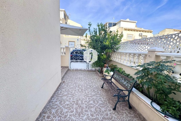 Resale - Chalet -
Orihuela Costa - Playa Flamenca