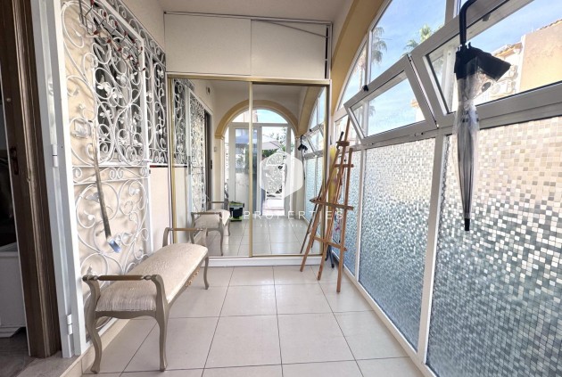 Resale - Chalet -
Orihuela Costa - Playa Flamenca