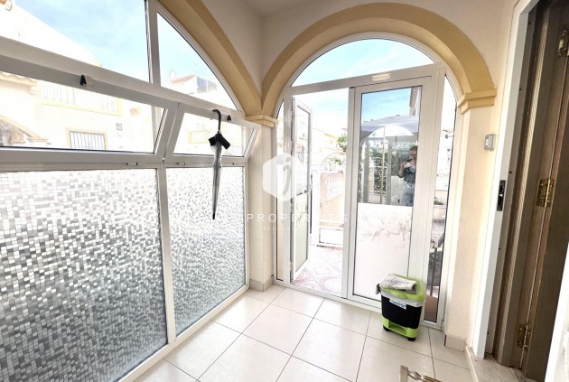 Resale - Chalet -
Orihuela Costa - Playa Flamenca