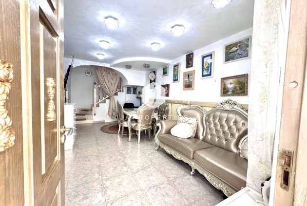 Resale - Chalet -
Orihuela Costa - Playa Flamenca