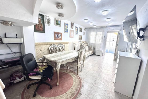 Resale - Chalet -
Orihuela Costa - Playa Flamenca