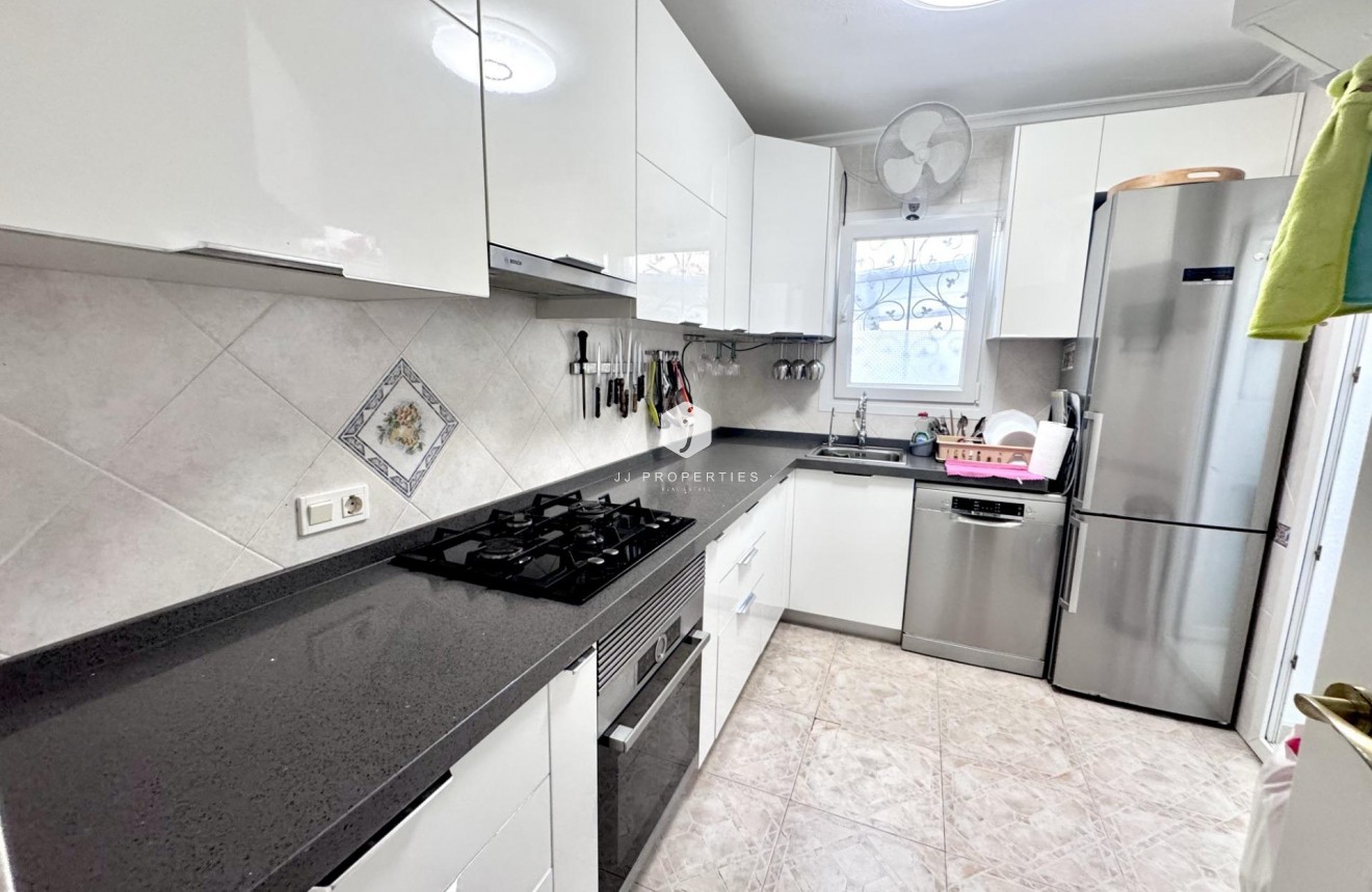 Resale - Chalet -
Orihuela Costa - Playa Flamenca