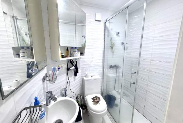 Resale - Chalet -
Orihuela Costa - Playa Flamenca