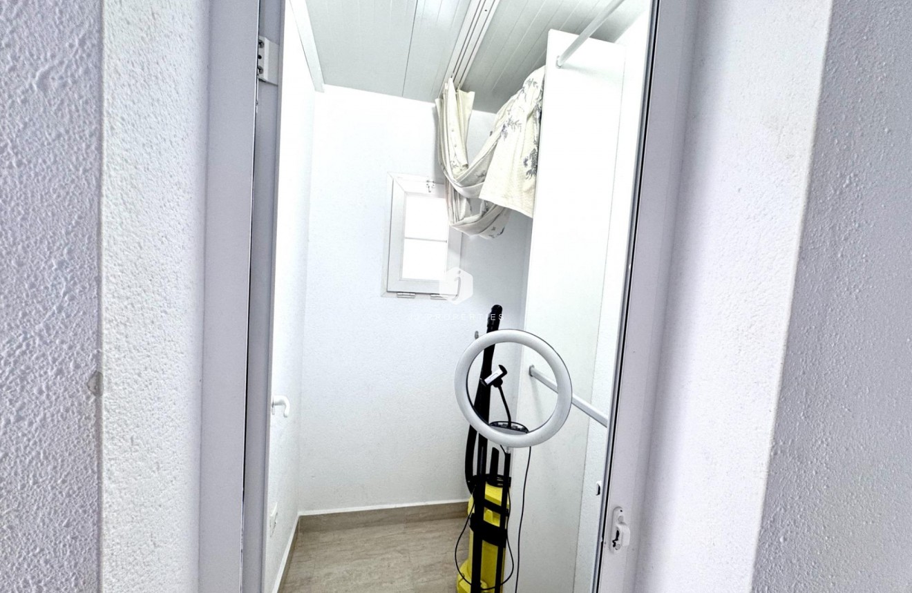 Resale - Chalet -
Orihuela Costa - Playa Flamenca