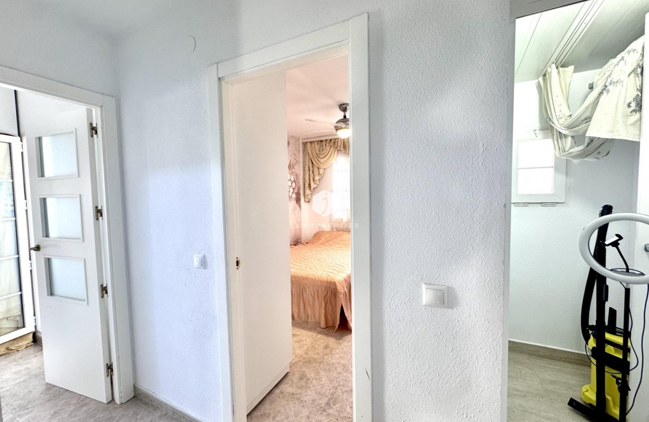 Resale - Chalet -
Orihuela Costa - Playa Flamenca