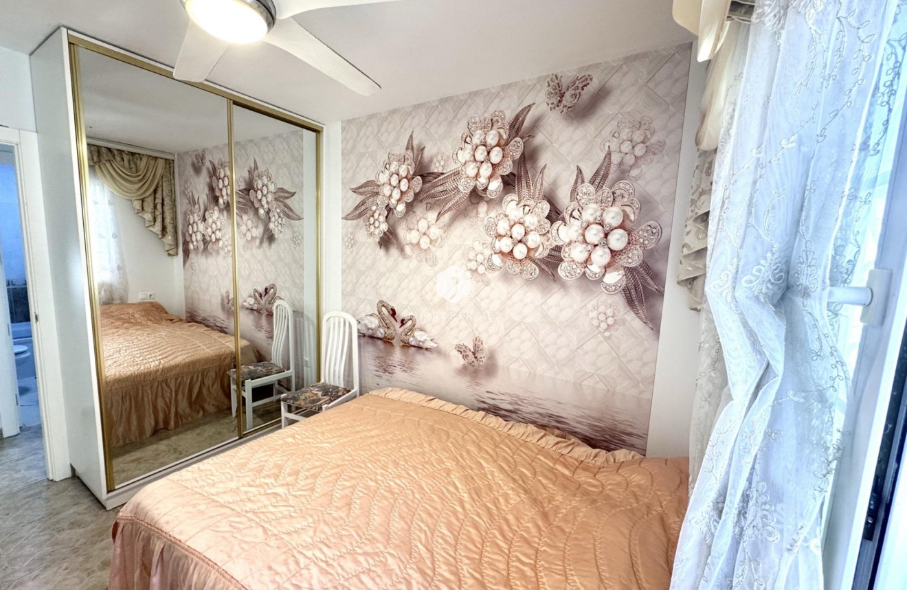 Resale - Chalet -
Orihuela Costa - Playa Flamenca