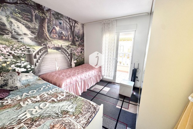 Resale - Chalet -
Orihuela Costa - Playa Flamenca