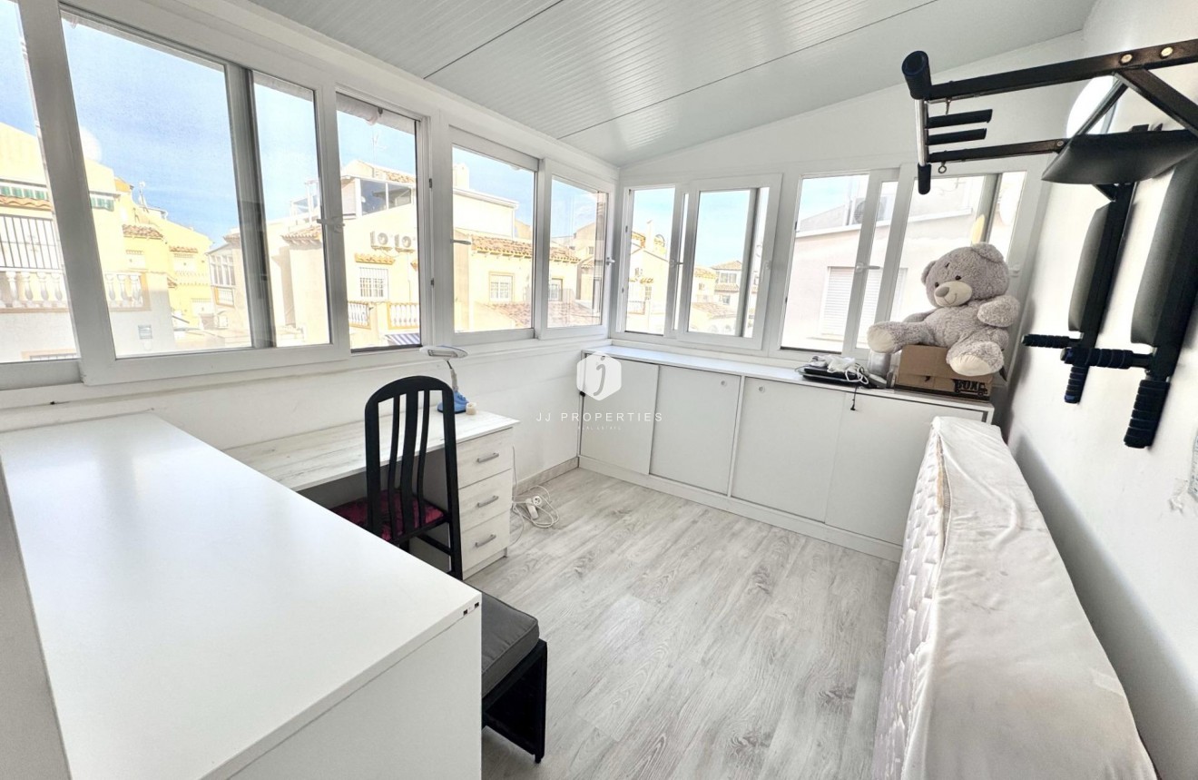 Resale - Chalet -
Orihuela Costa - Playa Flamenca