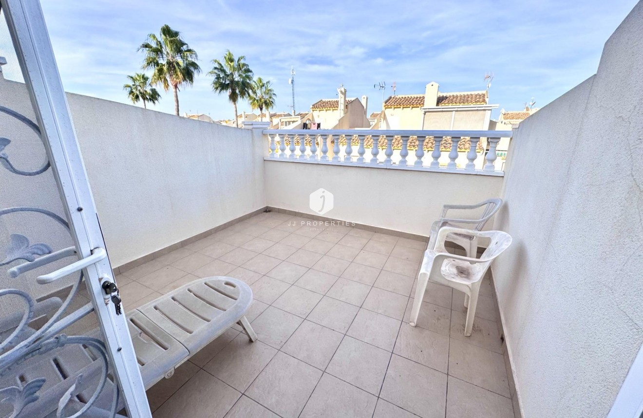 Resale - Chalet -
Orihuela Costa - Playa Flamenca