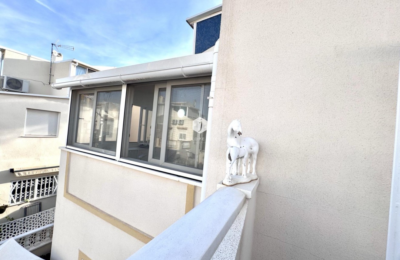 Resale - Chalet -
Orihuela Costa - Playa Flamenca