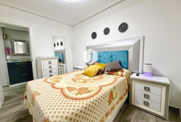 Resale - Apartment / flat -
Torrevieja - PARQUE DE LAS NACIONES