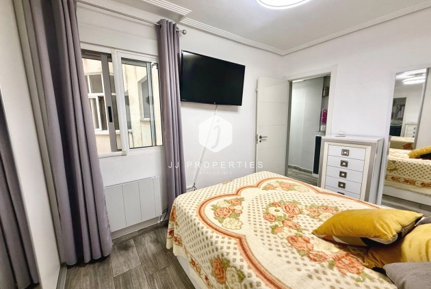 Resale - Apartment / flat -
Torrevieja - PARQUE DE LAS NACIONES