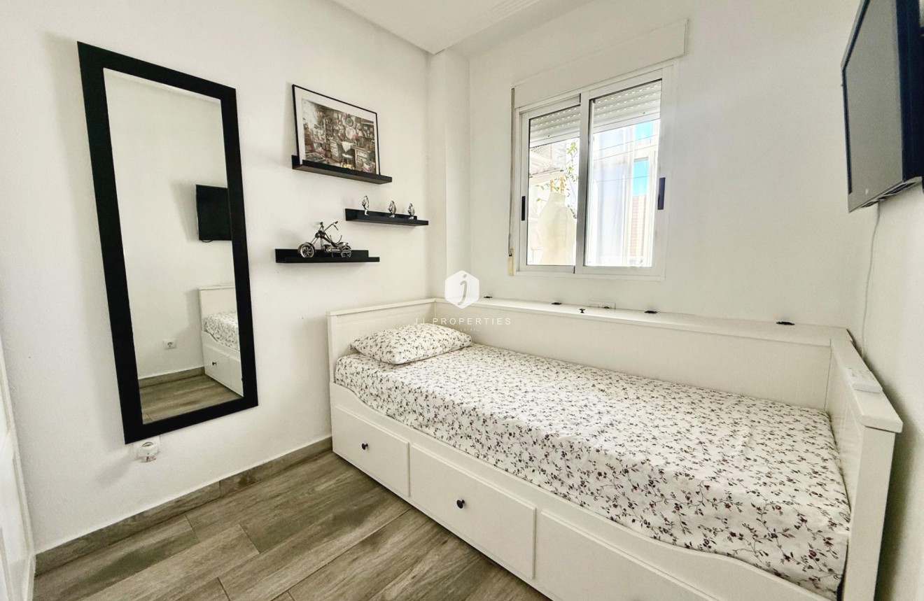 Resale - Apartment / flat -
Torrevieja - PARQUE DE LAS NACIONES