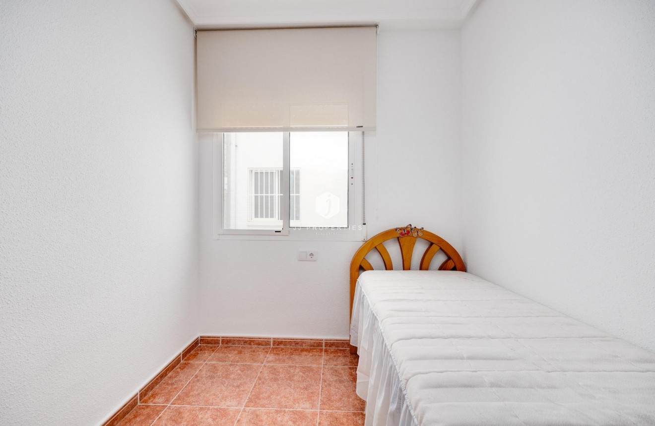 Resale - Apartment / flat -
Guardamar del Segura - Pueblo