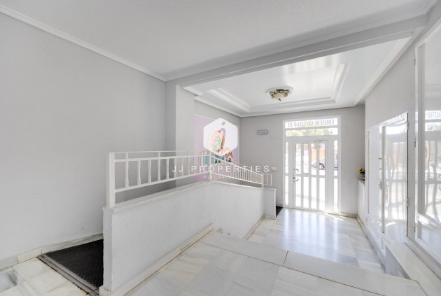 Resale - Apartment / flat -
Guardamar del Segura - Pueblo