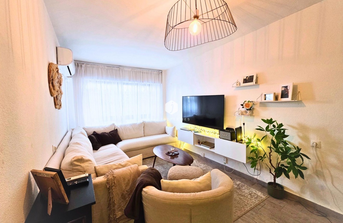 Resale - Apartment / flat -
Torrevieja - Playa del Cura