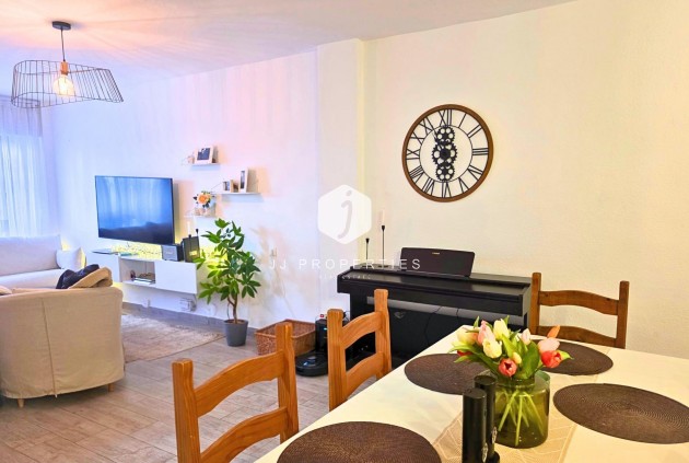 Resale - Apartment / flat -
Torrevieja - Playa del Cura