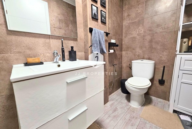 Resale - Apartment / flat -
Torrevieja - Playa del Cura