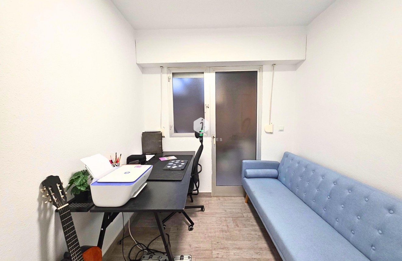 Resale - Apartment / flat -
Torrevieja - Playa del Cura