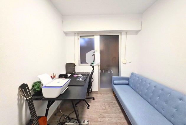 Resale - Apartment / flat -
Torrevieja - Playa del Cura