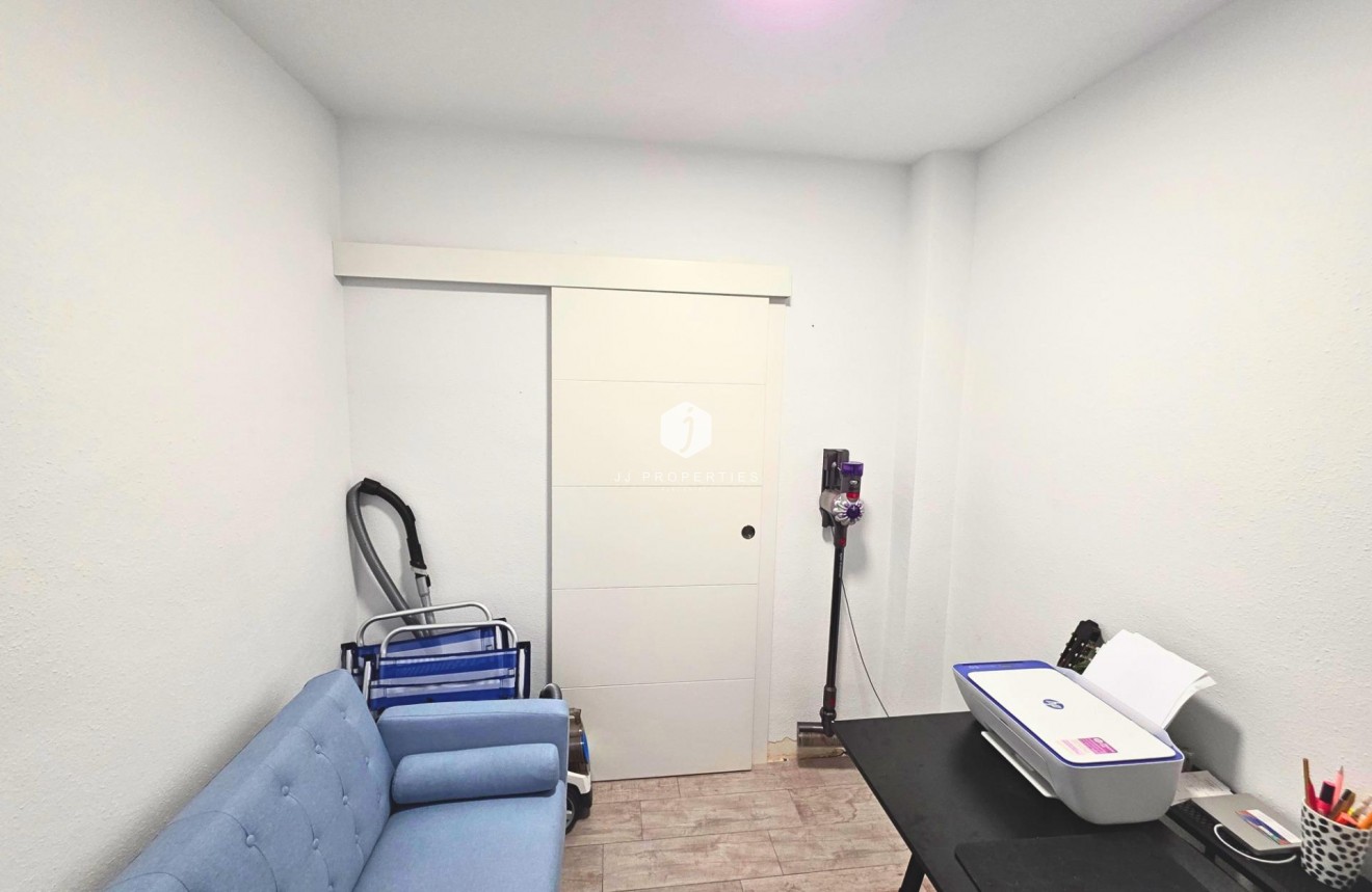 Resale - Apartment / flat -
Torrevieja - Playa del Cura