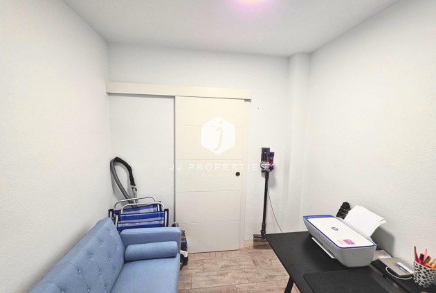 Resale - Apartment / flat -
Torrevieja - Playa del Cura