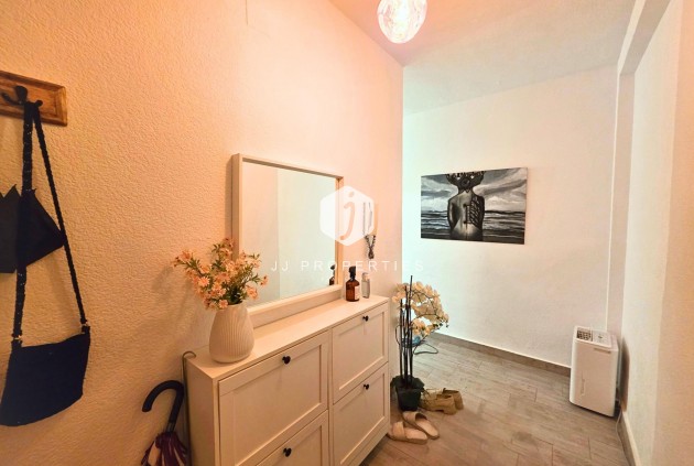 Resale - Apartment / flat -
Torrevieja - Playa del Cura