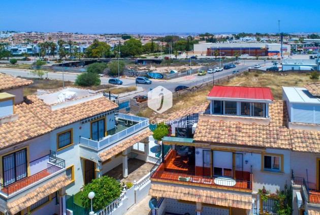 Resale - Bungalow -
Orihuela Costa - Punta Prima