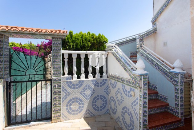 Resale - Bungalow -
Orihuela Costa - Punta Prima