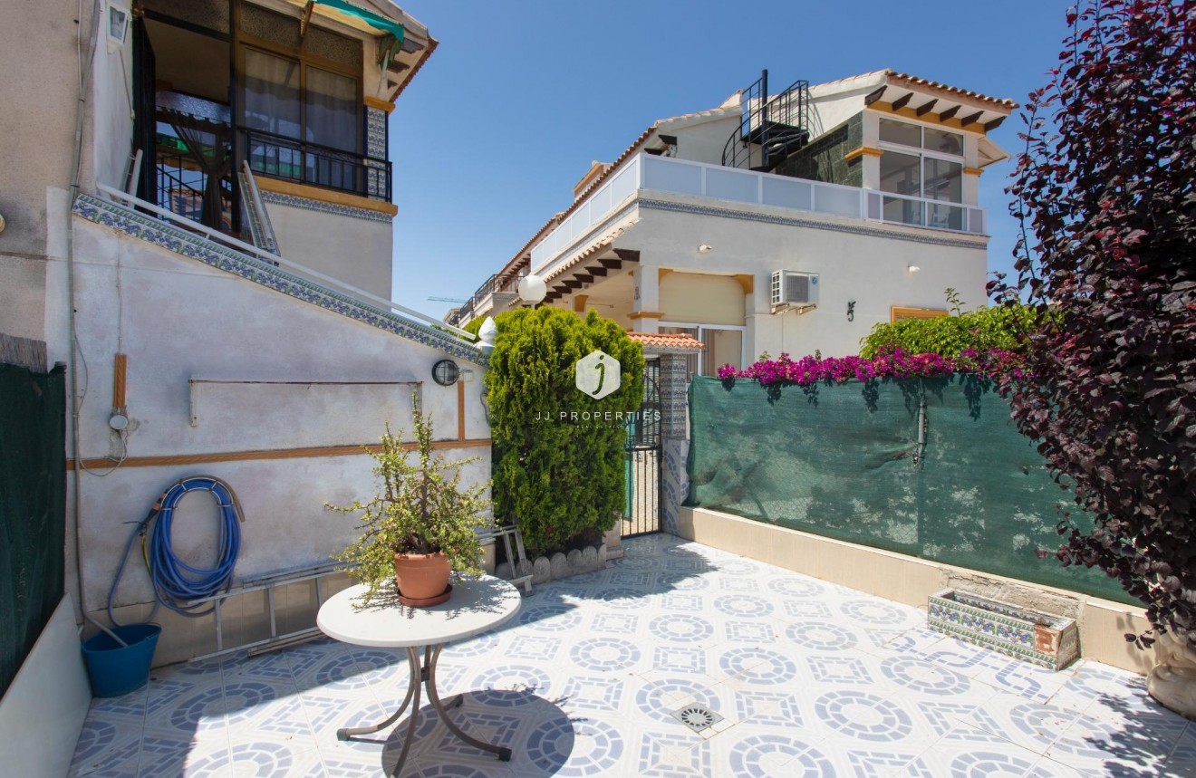 Resale - Bungalow -
Orihuela Costa - Punta Prima